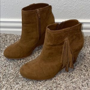 Chestnut booties